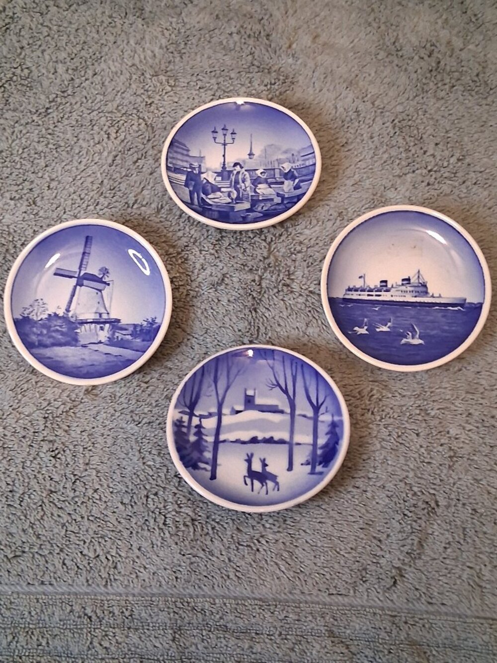 VTG Royal Copenhagen Aluminia Denmark 2010 Mini Wall Plates Blue & White Set 4